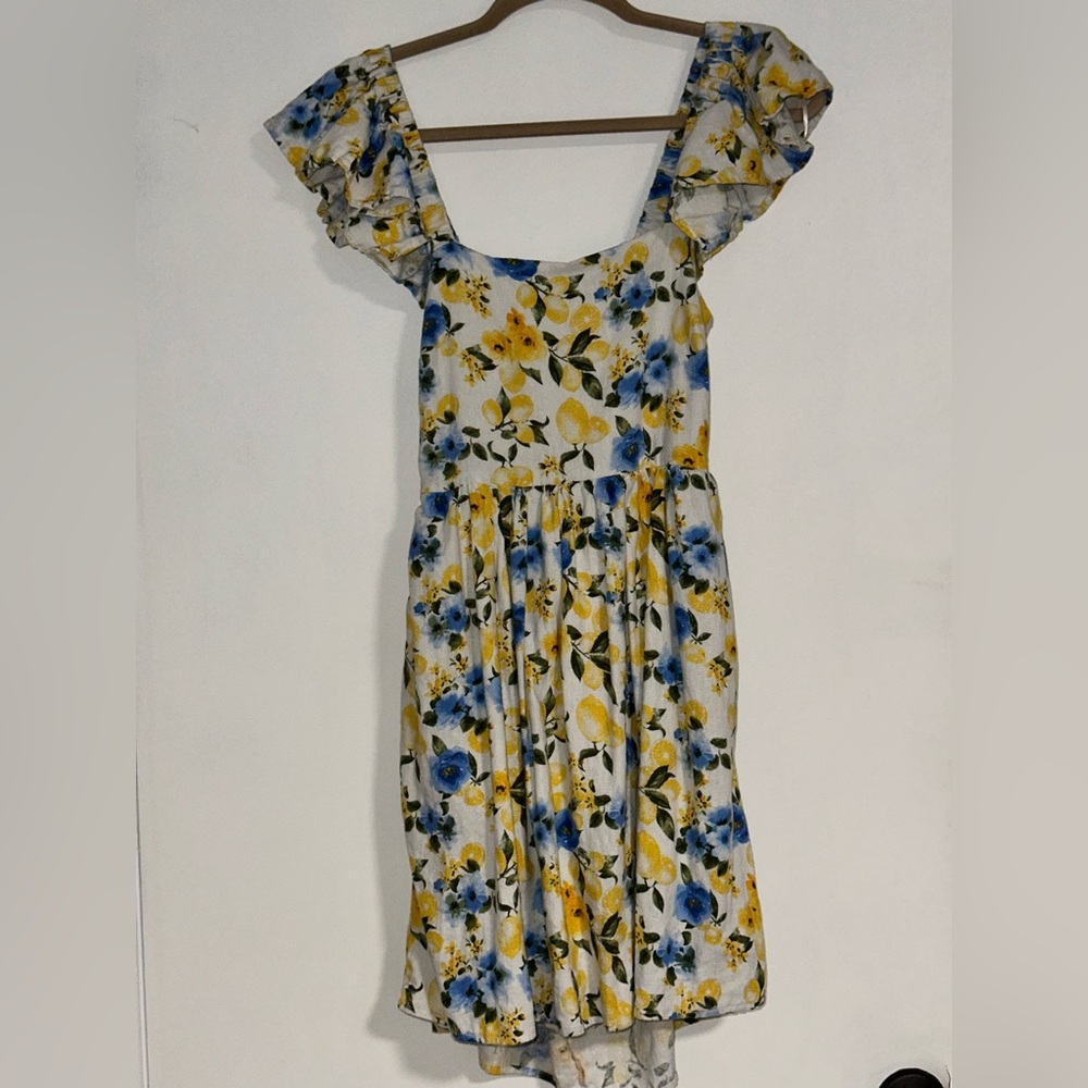 Chic Floral Ruffle Sleeve Dress